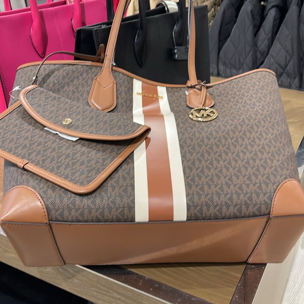 Michael Kors Eva Large Signature Logo Stripe Tote Bag
Brown 
NWT - Picture 6 of 16